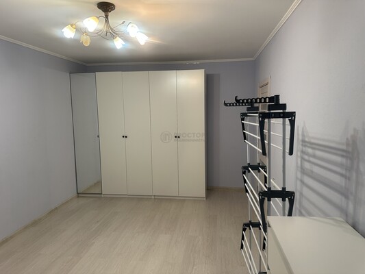 Продам однокомнатную (1-комн.) квартиру, Литовский б-р, 13/12, Москва г