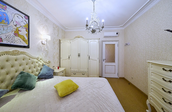 Продам трехкомнатную (3-комн.) квартиру, Ленинский пр-кт, 114А, Санкт-Петербург г