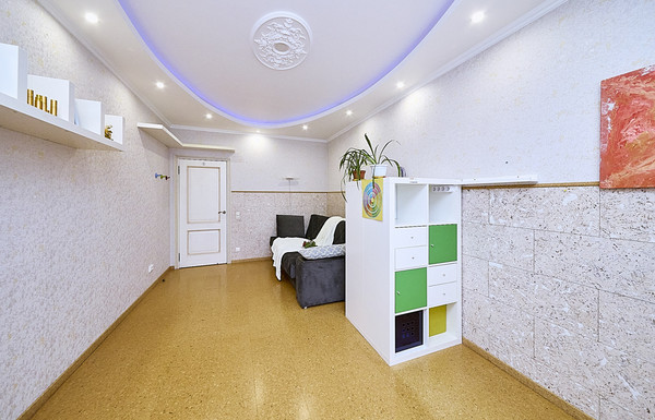 Продам трехкомнатную (3-комн.) квартиру, Ленинский пр-кт, 114А, Санкт-Петербург г