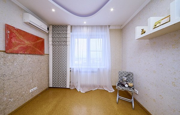 Продам трехкомнатную (3-комн.) квартиру, Ленинский пр-кт, 114А, Санкт-Петербург г