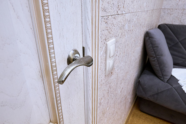 Продам трехкомнатную (3-комн.) квартиру, Ленинский пр-кт, 114А, Санкт-Петербург г