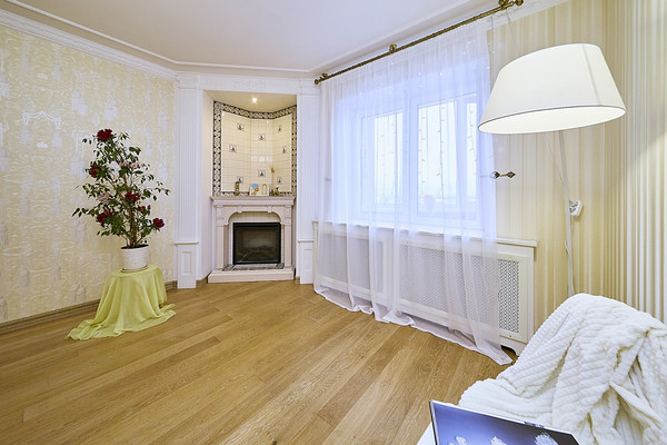 Продам трехкомнатную (3-комн.) квартиру, Ленинский пр-кт, 114А, Санкт-Петербург г