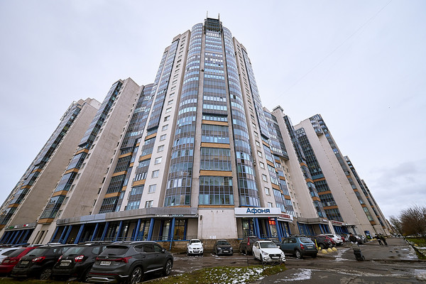 Продам трехкомнатную (3-комн.) квартиру, Ленинский пр-кт, 114А, Санкт-Петербург г