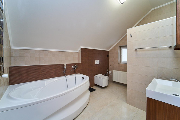 Продам коттедж, Звенящая ул, 16, Краснодар г, 0 км от города