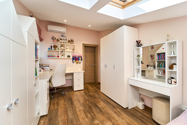 Продам коттедж, Строителей ул, 65, Южный п, 0 км от города