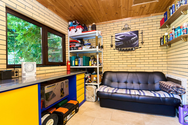 Продам коттедж, Строителей ул, 65, Южный п, 0 км от города