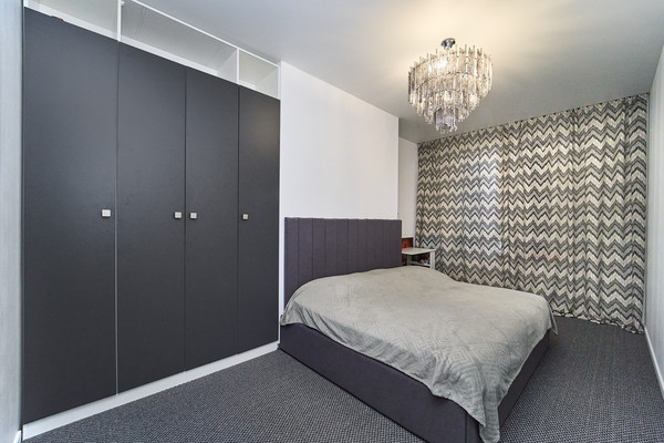 Продам трехкомнатную (3-комн.) квартиру, Воронежская ул, 47кд, Краснодар г