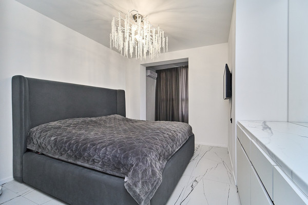 Продам трехкомнатную (3-комн.) квартиру, Воронежская ул, 47кд, Краснодар г