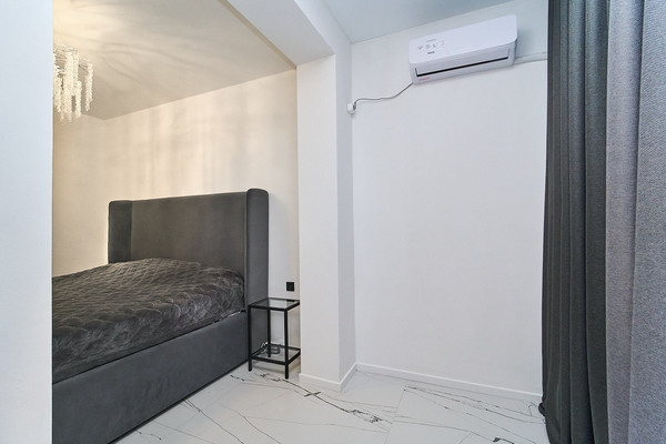 Продам трехкомнатную (3-комн.) квартиру, Воронежская ул, 47кд, Краснодар г