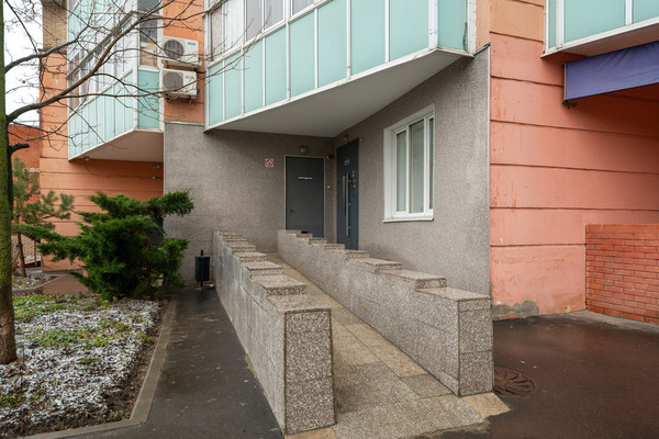 Продам двухкомнатную (2-комн.) квартиру, Новокуркинское ш, 51, Москва г