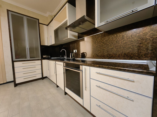 Сдам двухкомнатную (2-комн.) квартиру, Пионерская ул, 20, Геленджик г