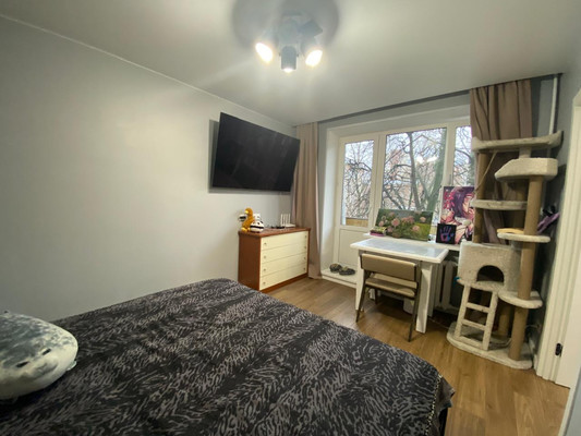 Продам двухкомнатную (2-комн.) квартиру, Приорова ул, 16к1, Москва г