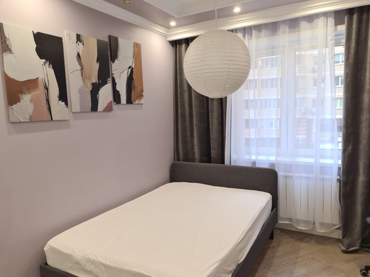 Сдам трехкомнатную (3-комн.) квартиру, Кирова (Центральный мкр.) ул, 13к1, Домодедово г