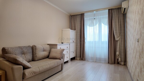 Продам двухкомнатную (2-комн.) квартиру, Космонавтов б-р, 1, Красногорск г