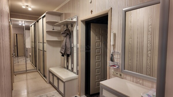 Продам двухкомнатную (2-комн.) квартиру, Космонавтов б-р, 1, Красногорск г