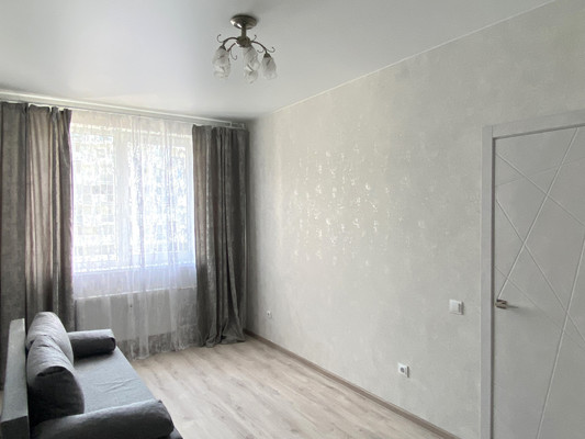 Сдам однокомнатную (1-комн.) квартиру, Воронцовский б-р, 21к2, Мурино п