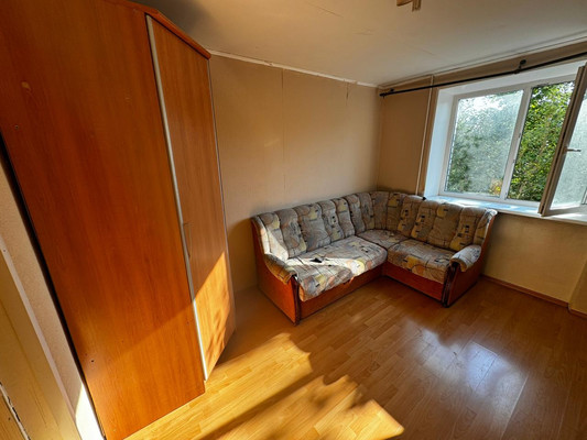 Продам комнату в 8-комн. квартире, Партизана Германа ул, 37А, Санкт-Петербург г