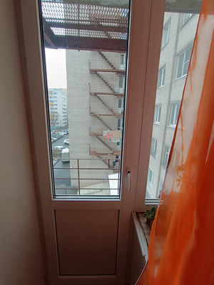 Продам комнату в 8-комн. квартире, Партизана Германа ул, 37А, Санкт-Петербург г