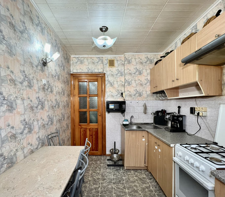 Продам двухкомнатную (2-комн.) квартиру, Мира пр-кт, 45, Волгодонск г