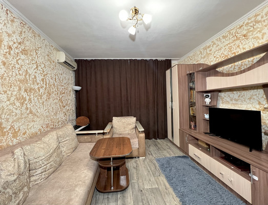 Продам двухкомнатную (2-комн.) квартиру, Мира пр-кт, 45, Волгодонск г