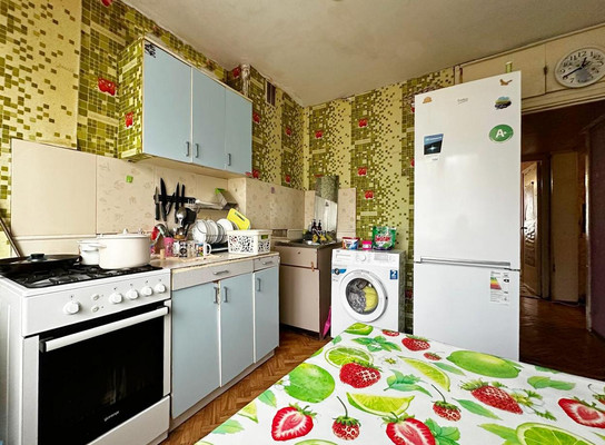 Продам двухкомнатную (2-комн.) квартиру, Победы ул, 17, Чернецкое п/о