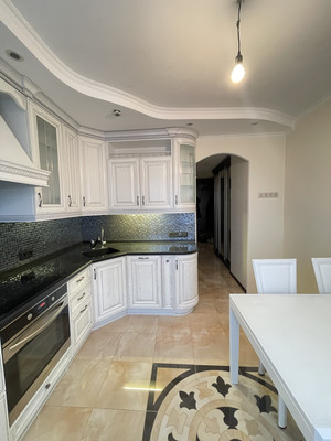 Продам трехкомнатную (3-комн.) квартиру, Россошанская ул, 4к2, Москва г