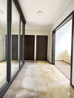 Продам трехкомнатную (3-комн.) квартиру, Россошанская ул, 4к2, Москва г