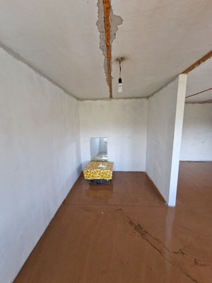 Продам двухкомнатную (2-комн.) квартиру, Молодежная ул, 11, Холмск г