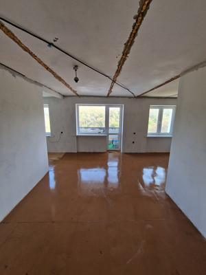 Продам двухкомнатную (2-комн.) квартиру, Молодежная ул, 11, Холмск г