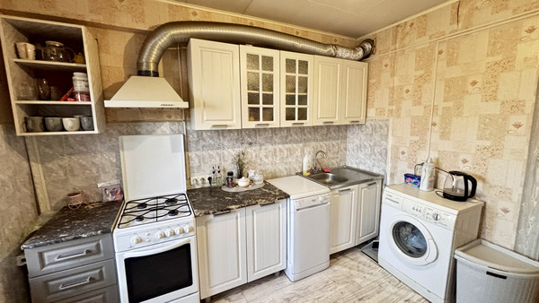 Продам двухкомнатную (2-комн.) квартиру, Маршала Жукова ул, 3, Крымск г