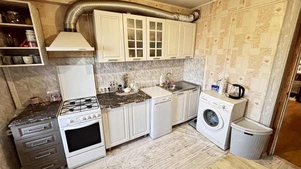 Продам двухкомнатную (2-комн.) квартиру, Маршала Жукова ул, 3, Крымск г