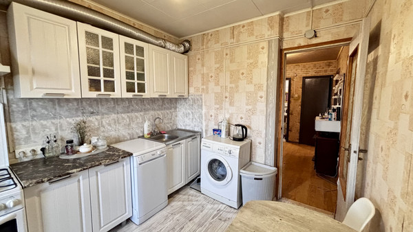 Продам двухкомнатную (2-комн.) квартиру, Маршала Жукова ул, 3, Крымск г