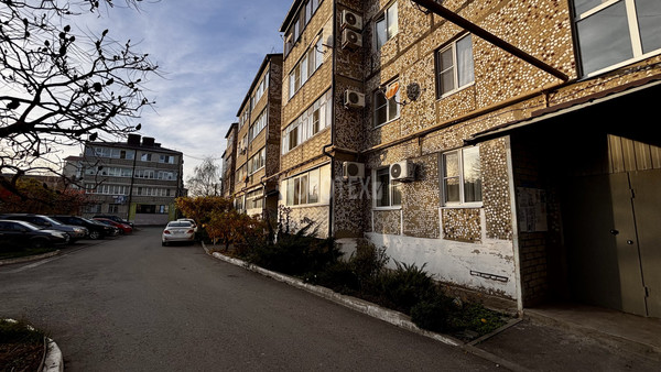 Продам двухкомнатную (2-комн.) квартиру, Маршала Жукова ул, 3, Крымск г