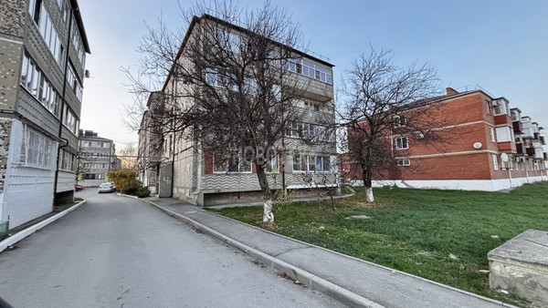 Продам двухкомнатную (2-комн.) квартиру, Маршала Жукова ул, 3, Крымск г