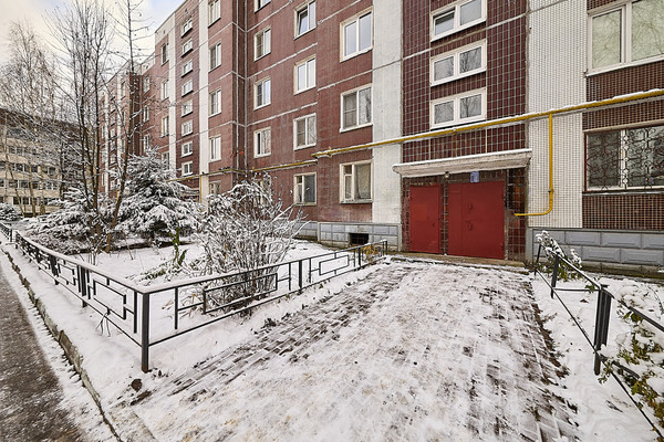 Продам двухкомнатную (2-комн.) квартиру, Плоткина ул, 3к2, Всеволожск г