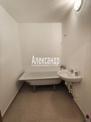 Продам однокомнатную (1-комн.) квартиру, Колпинская ул, 28к1, Колпино г