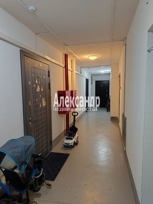 Продам однокомнатную (1-комн.) квартиру, Колпинская ул, 28к1, Колпино г