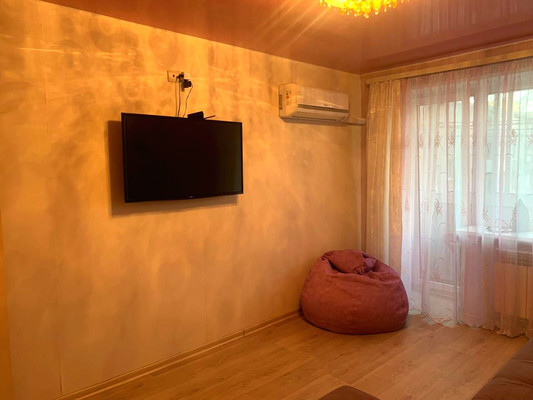 Продам трехкомнатную (3-комн.) квартиру, Октябрьская ул, 59к1, Рязань г