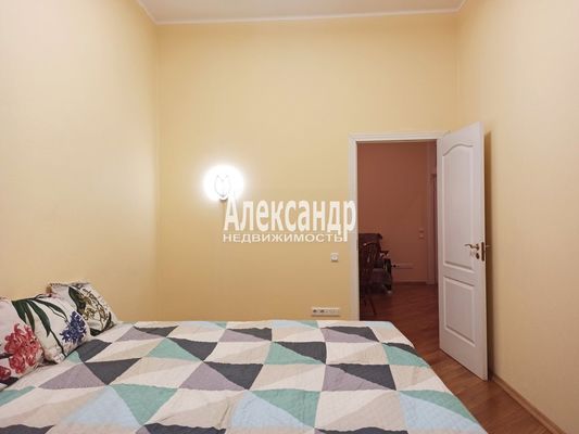 Сдам трехкомнатную (3-комн.) квартиру, Кронверкский пр-кт, 71/46, Санкт-Петербург г