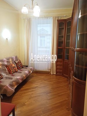 Сдам трехкомнатную (3-комн.) квартиру, Кронверкский пр-кт, 71/46, Санкт-Петербург г