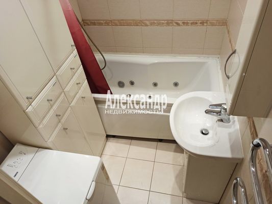 Сдам трехкомнатную (3-комн.) квартиру, Кронверкский пр-кт, 71/46, Санкт-Петербург г