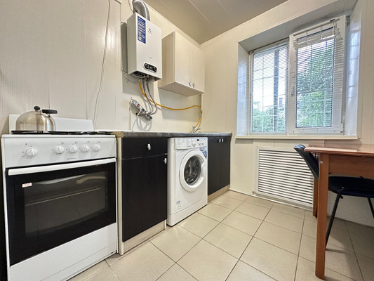 Продам двухкомнатную (2-комн.) квартиру, Тургенева ул, 27, Нальчик г