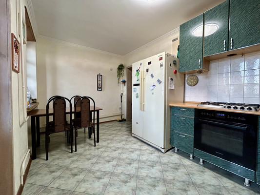 Продам трехкомнатную (3-комн.) квартиру, Советов ул, 23, Новороссийск г