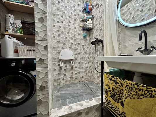 Продам трехкомнатную (3-комн.) квартиру, Советов ул, 23, Новороссийск г