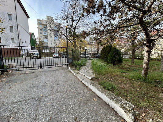 Продам трехкомнатную (3-комн.) квартиру, Советов ул, 23, Новороссийск г