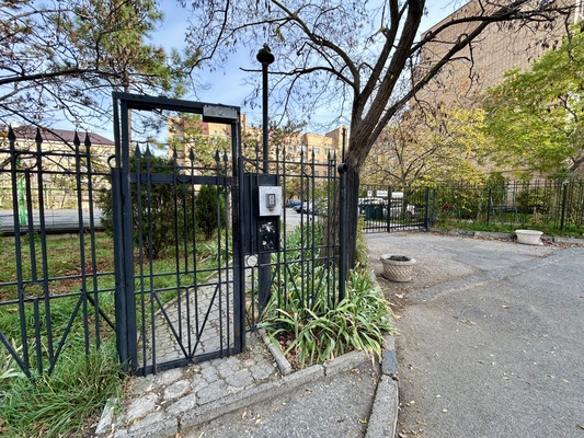 Продам трехкомнатную (3-комн.) квартиру, Советов ул, 23, Новороссийск г