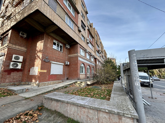 Продам трехкомнатную (3-комн.) квартиру, Советов ул, 23, Новороссийск г