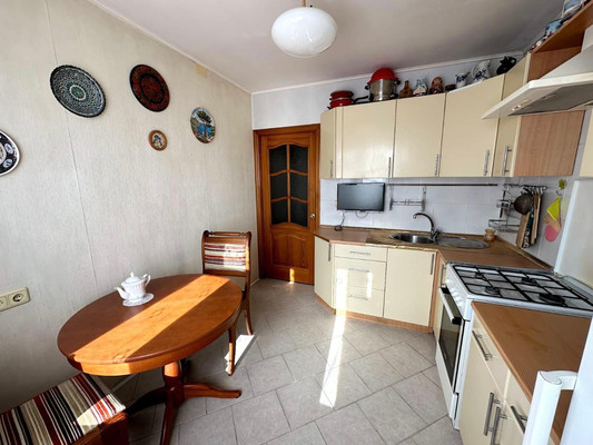 Продам двухкомнатную (2-комн.) квартиру, Дугина ул, 17, Жуковский г