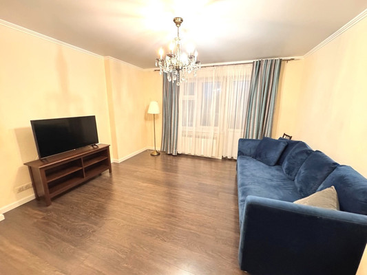 Продам трехкомнатную (3-комн.) квартиру, Хади Такташа ул, 121, Казань г