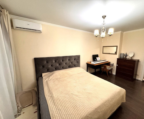 Продам трехкомнатную (3-комн.) квартиру, Хади Такташа ул, 121, Казань г